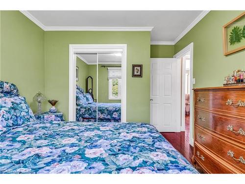 1371 Tansley Drive, Oakville, ON - Indoor Photo Showing Bedroom