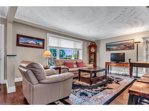 1371 Tansley Drive, Oakville, ON - Indoor Photo Showing Living Room