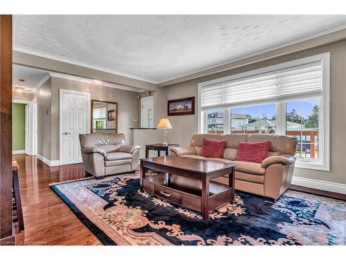 1371 Tansley Drive, Oakville, ON - Indoor Photo Showing Living Room