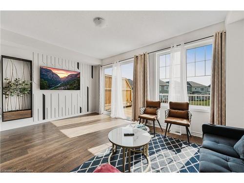 197 Village Gate, Wasaga Beach, ON - Indoor Photo Showing Living Room