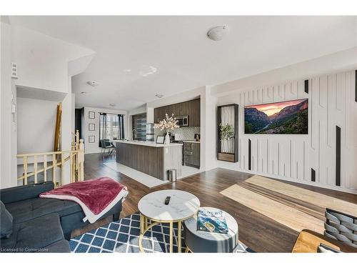 197 Village Gate, Wasaga Beach, ON - Indoor Photo Showing Living Room