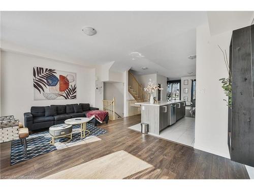 197 Village Gate, Wasaga Beach, ON - Indoor Photo Showing Living Room