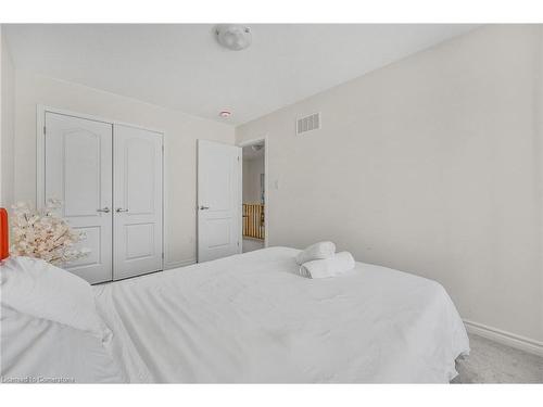 197 Village Gate, Wasaga Beach, ON - Indoor Photo Showing Bedroom