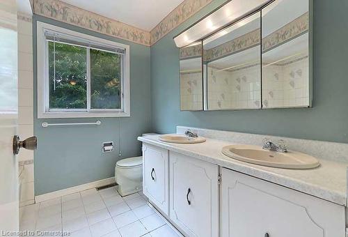 2822 Folkway Drive, Mississauga, ON - Indoor Photo Showing Bathroom