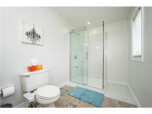 81 Shephard Avenue, New Tecumseth, ON - Indoor Photo Showing Bathroom