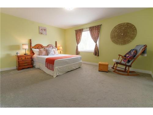 81 Shephard Avenue, New Tecumseth, ON - Indoor Photo Showing Bedroom