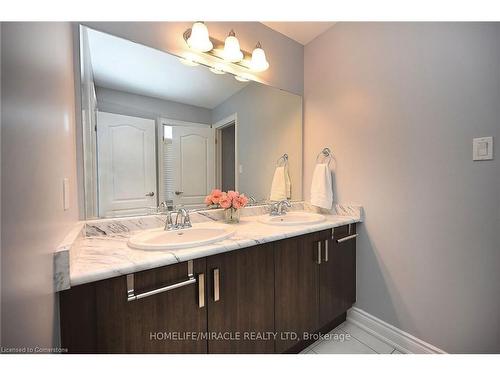 3974 Worthview Place, Mississauga, ON - Indoor Photo Showing Bathroom