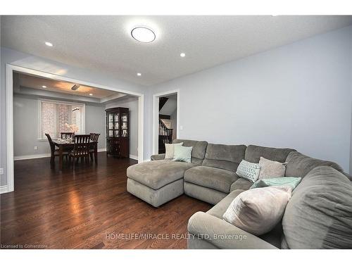 3974 Worthview Place, Mississauga, ON - Indoor Photo Showing Living Room