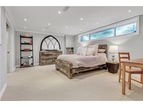 1720 Valentine Gardens, Mississauga, ON - Indoor Photo Showing Bedroom