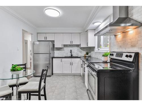 291 Antigua Road, Mississauga, ON - Indoor Photo Showing Kitchen