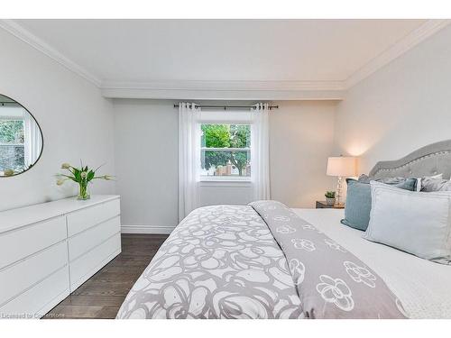 291 Antigua Road, Mississauga, ON - Indoor Photo Showing Bedroom