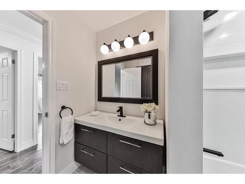 291 Antigua Road, Mississauga, ON - Indoor Photo Showing Bathroom