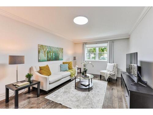 291 Antigua Road, Mississauga, ON - Indoor Photo Showing Living Room