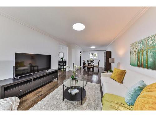 291 Antigua Road, Mississauga, ON - Indoor Photo Showing Living Room