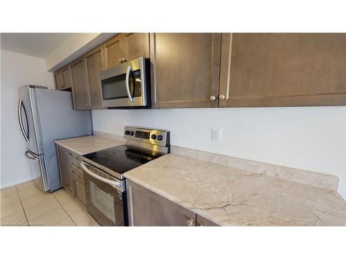 14 Longboat Run W, Brantford, ON - Indoor Photo Showing Kitchen