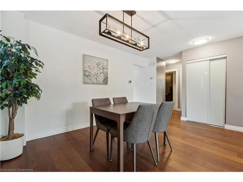 11 Bristow Court, Barrie, ON - Indoor Photo Showing Dining Room