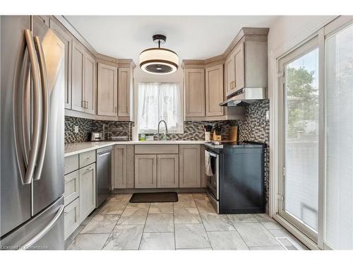 11 Bristow Court, Barrie, ON - Indoor Photo Showing Kitchen