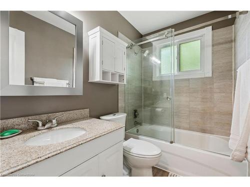 11 Bristow Court, Barrie, ON - Indoor Photo Showing Bathroom