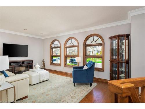 327A Lake Promenade, Toronto, ON - Indoor Photo Showing Living Room