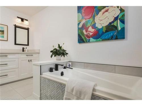 327A Lake Promenade, Toronto, ON - Indoor Photo Showing Bathroom