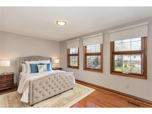 327A Lake Promenade, Toronto, ON - Indoor Photo Showing Bedroom