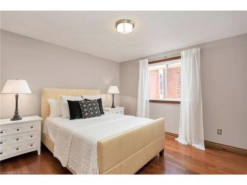 327A Lake Promenade, Toronto, ON - Indoor Photo Showing Bedroom