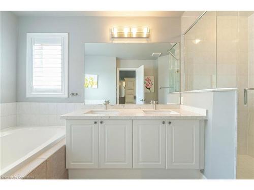 2484 Capilano Crescent, Oakville, ON - Indoor Photo Showing Bathroom