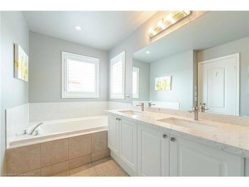 2484 Capilano Crescent, Oakville, ON - Indoor Photo Showing Bathroom