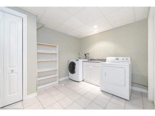 2484 Capilano Crescent, Oakville, ON - Indoor Photo Showing Laundry Room