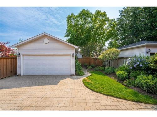 2484 Capilano Crescent, Oakville, ON - Outdoor