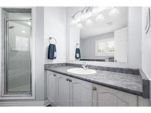 110 Pappain Crescent, Brampton, ON - Indoor Photo Showing Bathroom