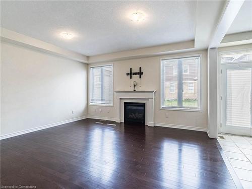 244 Ridge Road, Cambridge, ON - Indoor Photo Showing Living Room With Fireplace