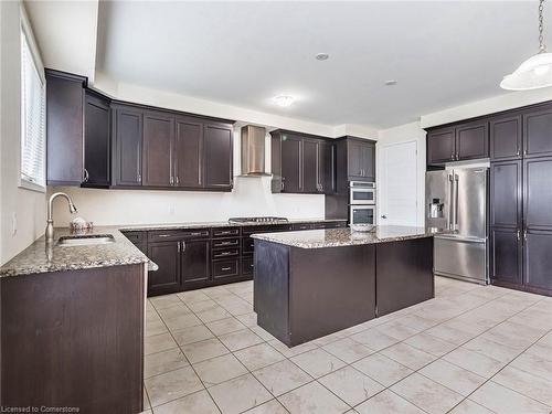 244 Ridge Road, Cambridge, ON - Indoor Photo Showing Kitchen With Upgraded Kitchen