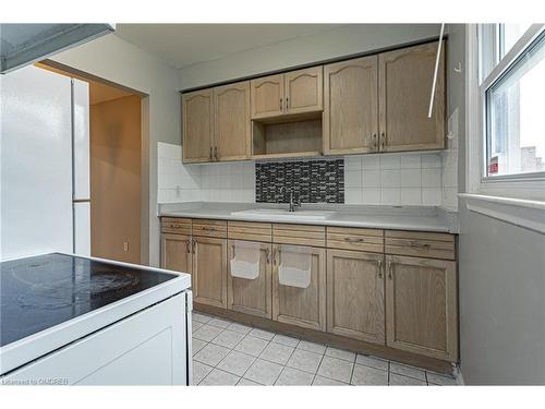 1128 Southdale Road, London, ON - Indoor Photo Showing Kitchen