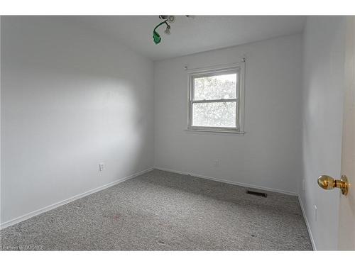 1128 Southdale Road, London, ON - Indoor Photo Showing Other Room