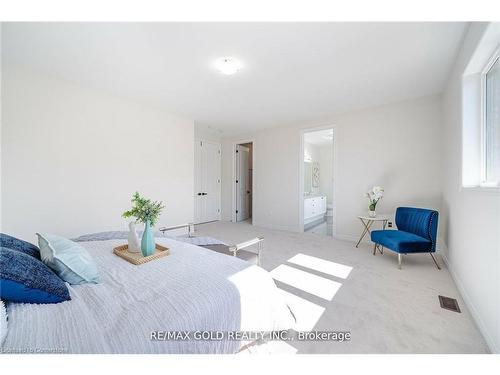 27 Lippa Drive, Caledon, ON - Indoor Photo Showing Bedroom