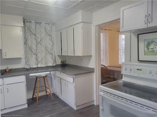 28 Major Street, London, ON - Indoor Photo Showing Kitchen