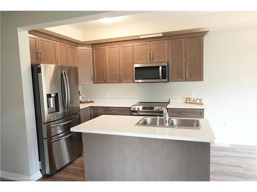 22 Bur Oak Drive, Thorold, ON - Indoor Photo Showing Kitchen With Stainless Steel Kitchen With Double Sink