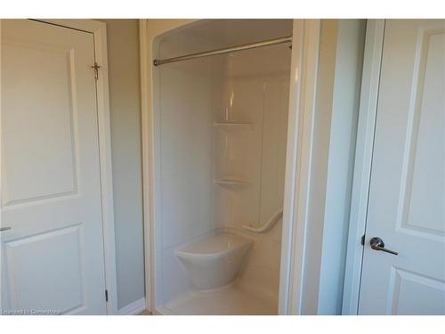 22 Bur Oak Drive, Thorold, ON - Indoor Photo Showing Bathroom