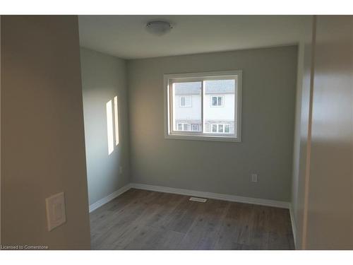 22 Bur Oak Drive, Thorold, ON - Indoor Photo Showing Other Room