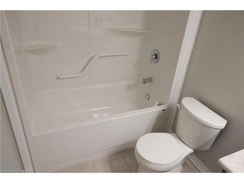 22 Bur Oak Drive, Thorold, ON - Indoor Photo Showing Bathroom