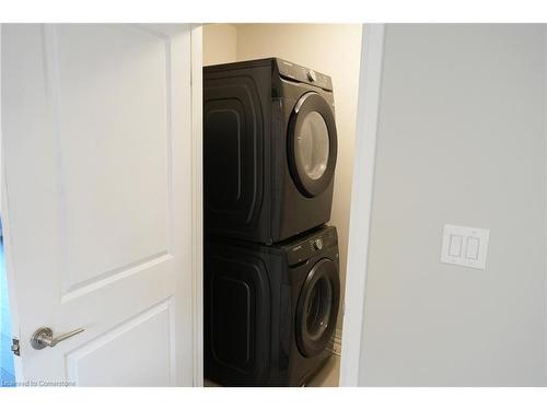 22 Bur Oak Drive, Thorold, ON - Indoor Photo Showing Laundry Room