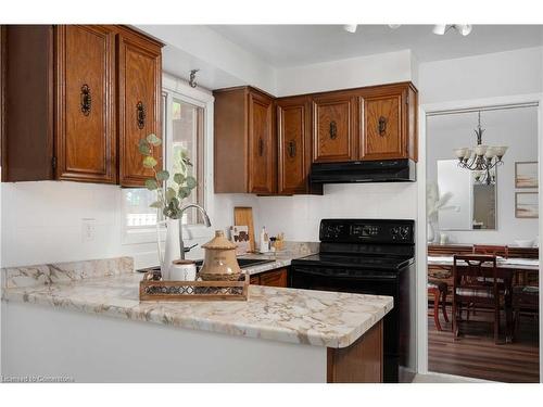 1209 Melton Drive, Mississauga, ON - Indoor Photo Showing Kitchen