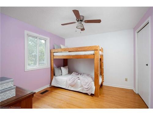 1209 Melton Drive, Mississauga, ON - Indoor Photo Showing Bedroom