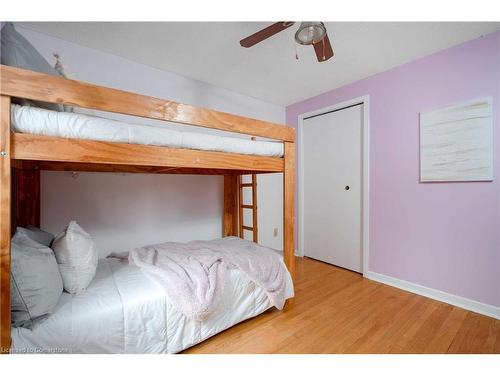 1209 Melton Drive, Mississauga, ON - Indoor Photo Showing Bedroom