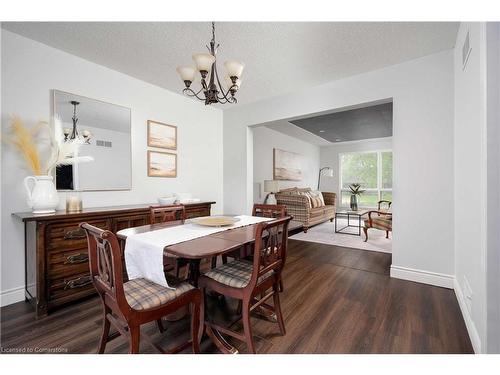 1209 Melton Drive, Mississauga, ON - Indoor Photo Showing Dining Room