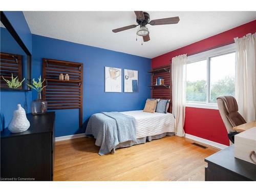 1209 Melton Drive, Mississauga, ON - Indoor Photo Showing Bedroom