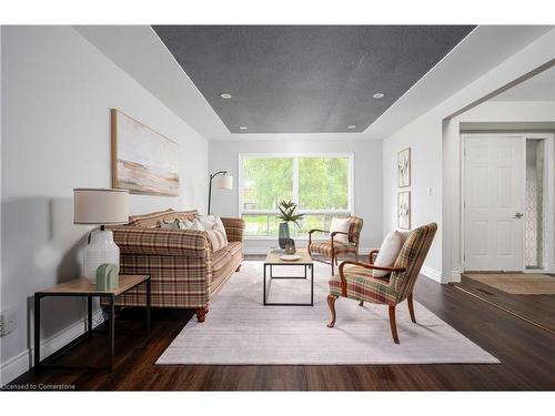 1209 Melton Drive, Mississauga, ON - Indoor Photo Showing Living Room