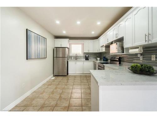 1 Resolute Drive, Hamilton, ON - Indoor Photo Showing Kitchen