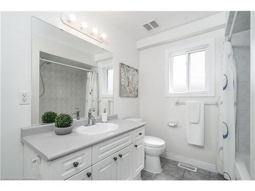 1 Resolute Drive, Hamilton, ON - Indoor Photo Showing Bathroom